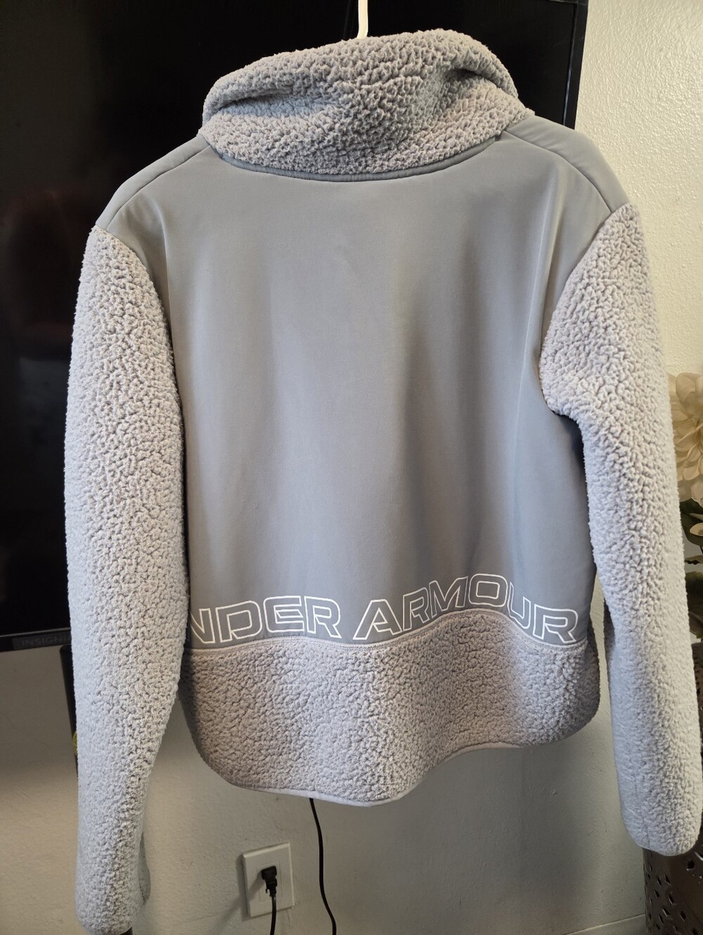 Women light gray Under Armour Sherpa fleece jacket